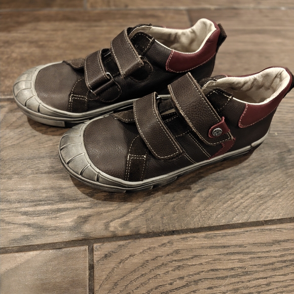 Brown and Red Kids Shoes Anti Tip Toe Sz 34 - Picture 1 of 4